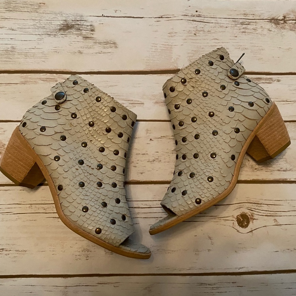 Matisse Open Toe Zip UP Booties
